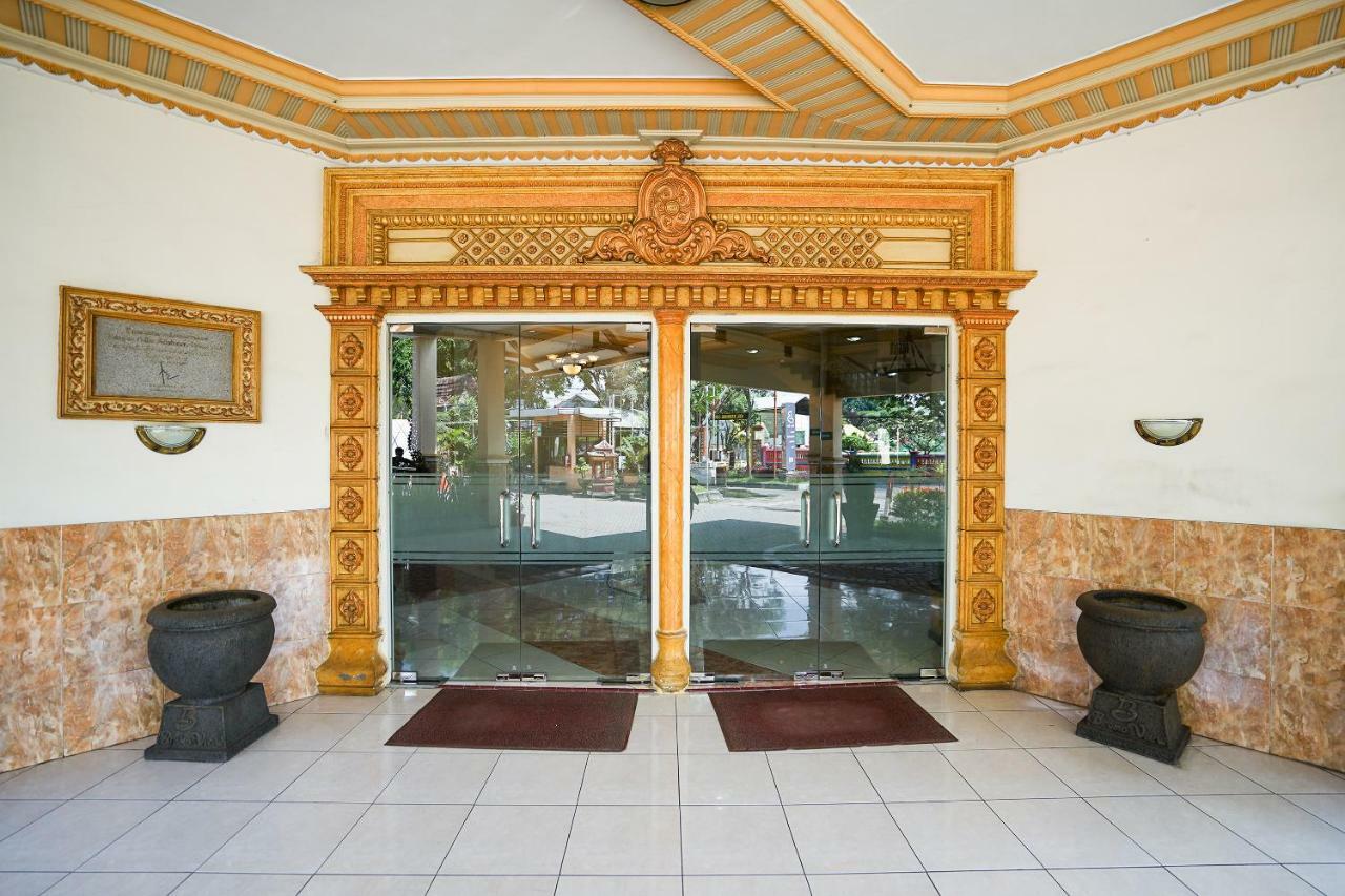 Bromo View Hotel Probolinggo Exterior photo