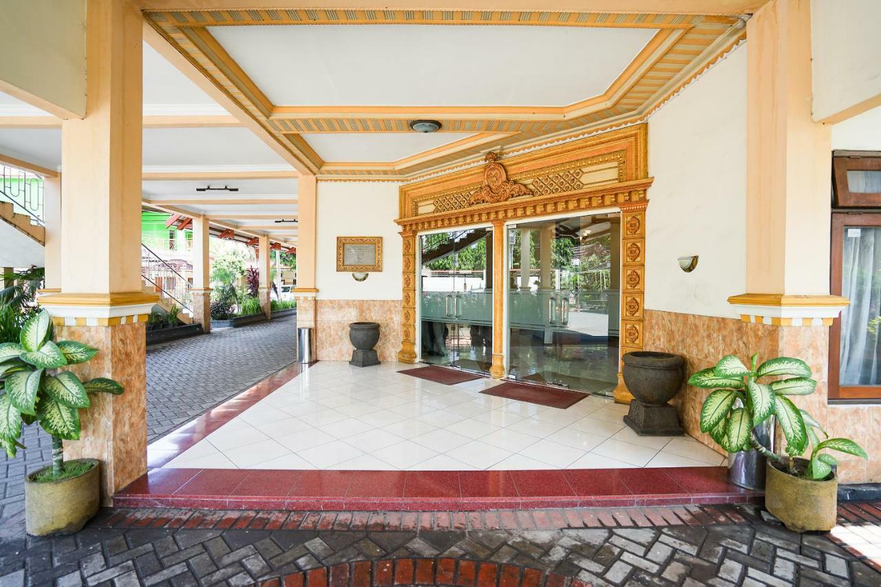 Bromo View Hotel Probolinggo Exterior photo