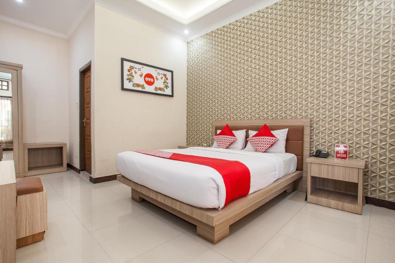 Bromo View Hotel Probolinggo Exterior photo