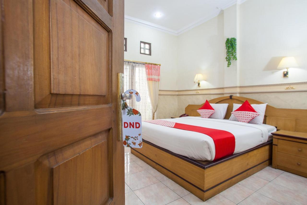 Bromo View Hotel Probolinggo Exterior photo